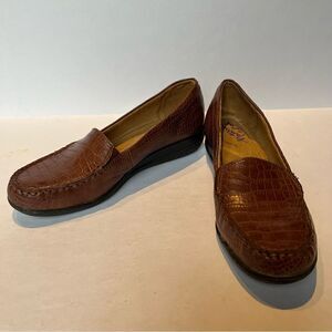 Natural Soul Women's Flats Brown Size 11M Textured Look Slip On